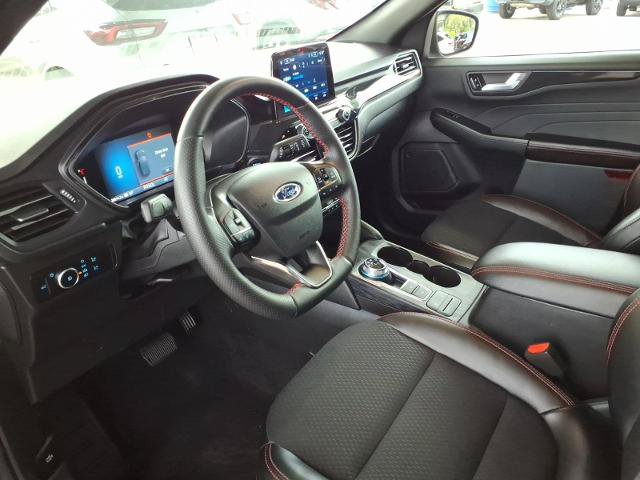 Certified 2025 Ford Escape ST-Line Select AWD/4WD image 8