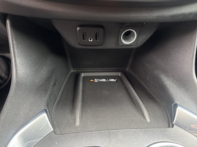 Used 2022 Chevrolet Traverse LT FWD image 25