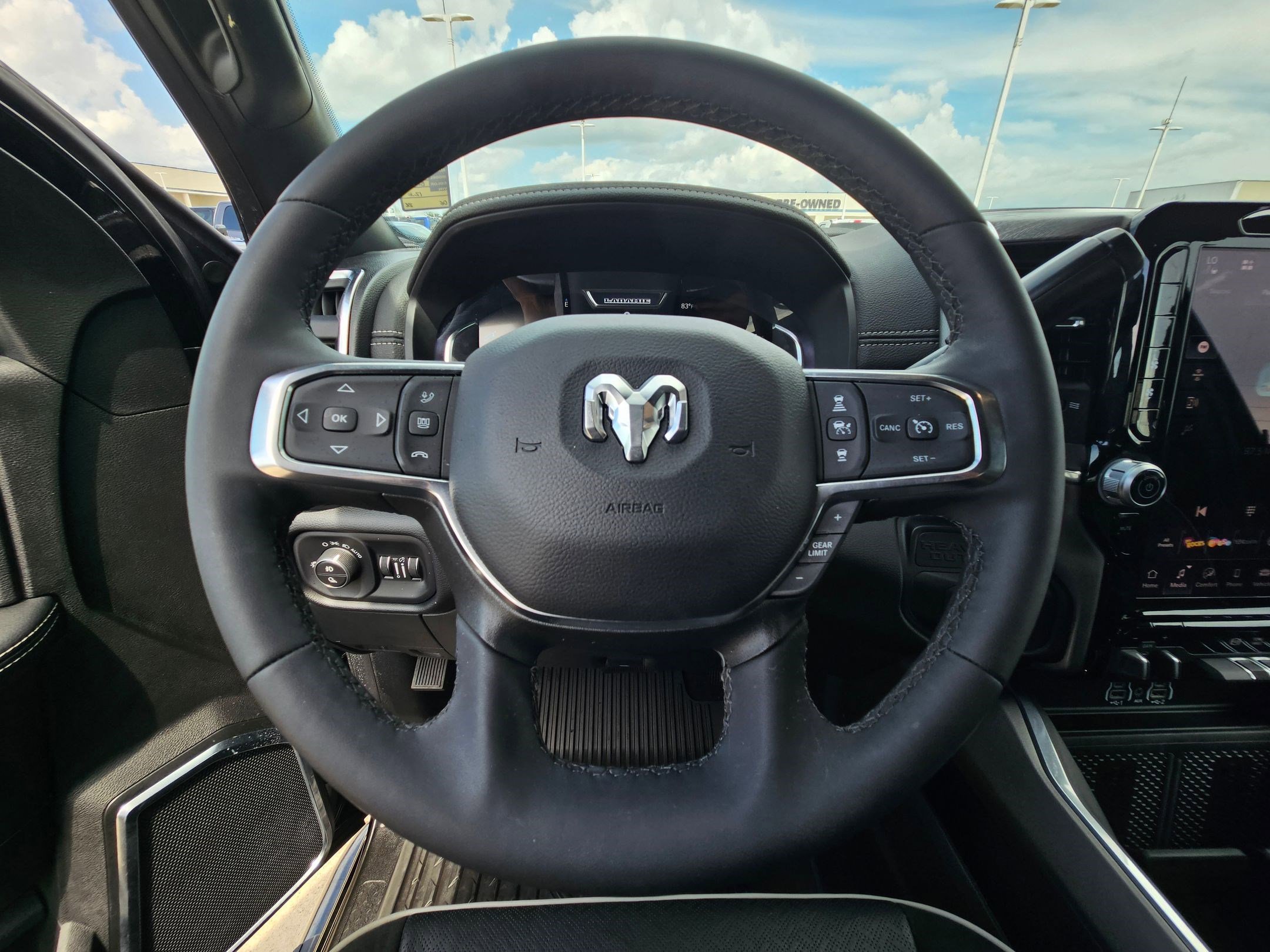 Used 2025 RAM 2500 Laramie AWD/4WD image 18