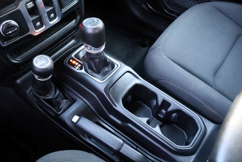 Used 2019 Jeep Wrangler Sport AWD/4WD image 32