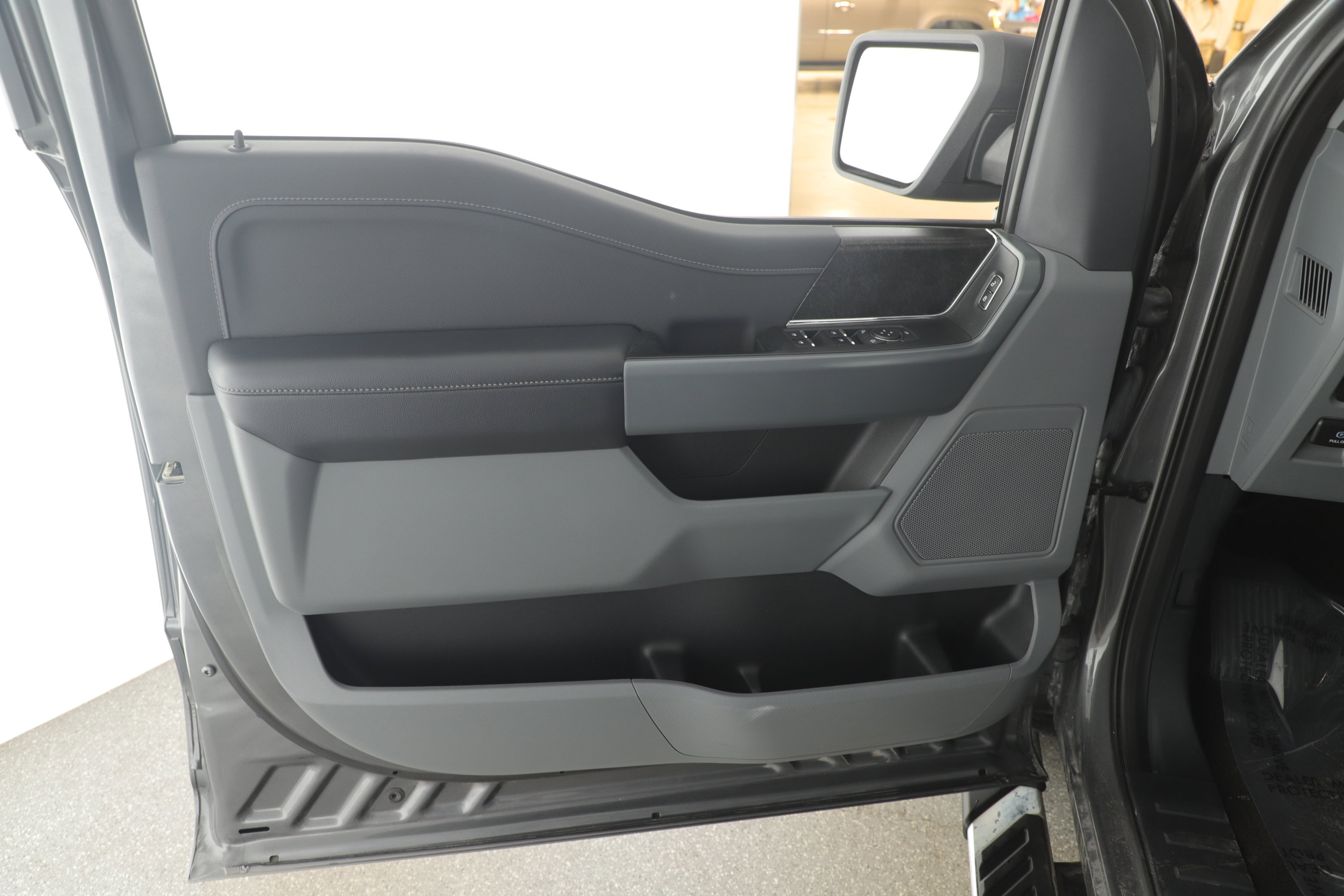 Certified 2022 Ford F150 XLT w/ Equipment Group 302A High image 9