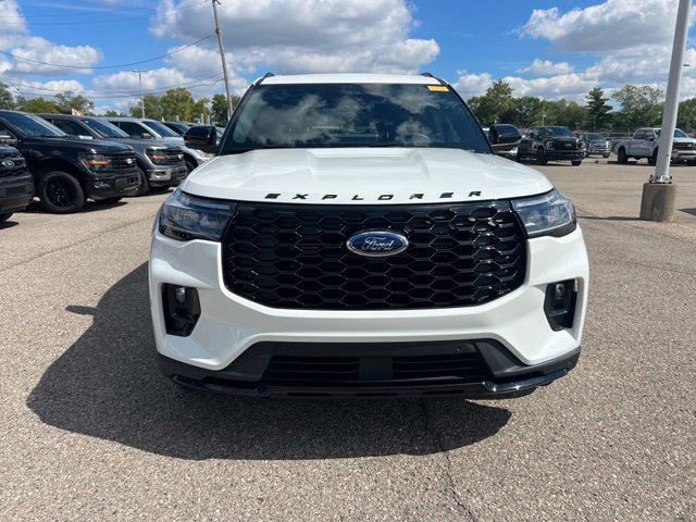 Certified 2025 Ford Explorer ST-Line AWD/4WD image 2