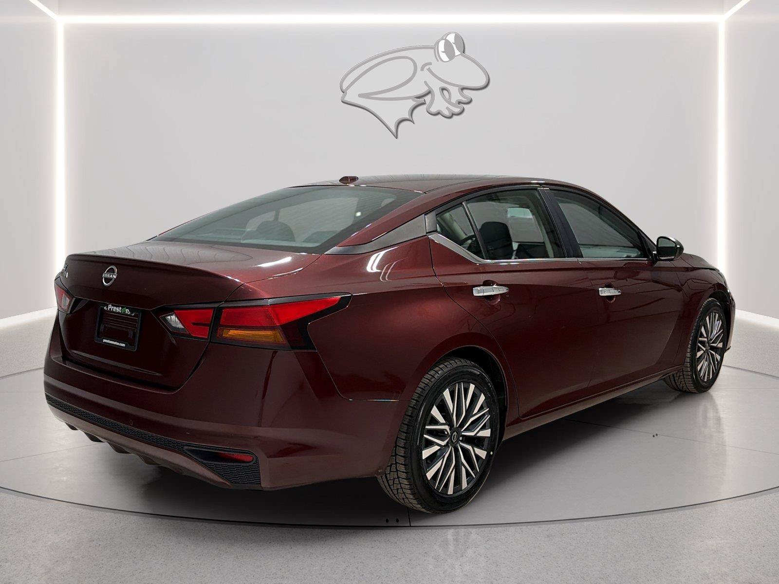 Used 2025 Nissan Altima 2.5 SV FWD image 5