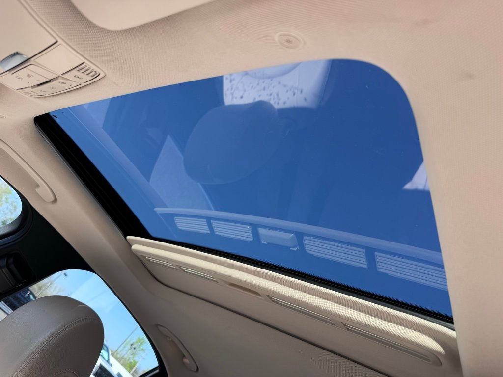 Used 2020 Mercedes-Benz C 300 4MATIC Sedan image 9