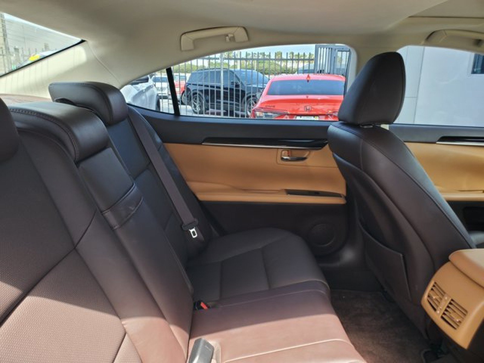 Used 2018 Lexus ES 350 w/ Premier Package FWD image 32