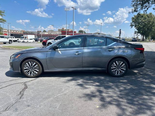 Used 2025 Nissan Altima 2.5 SV FWD image 4