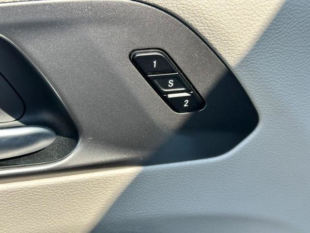 Used 2024 Chrysler Pacifica Touring-L FWD image 18