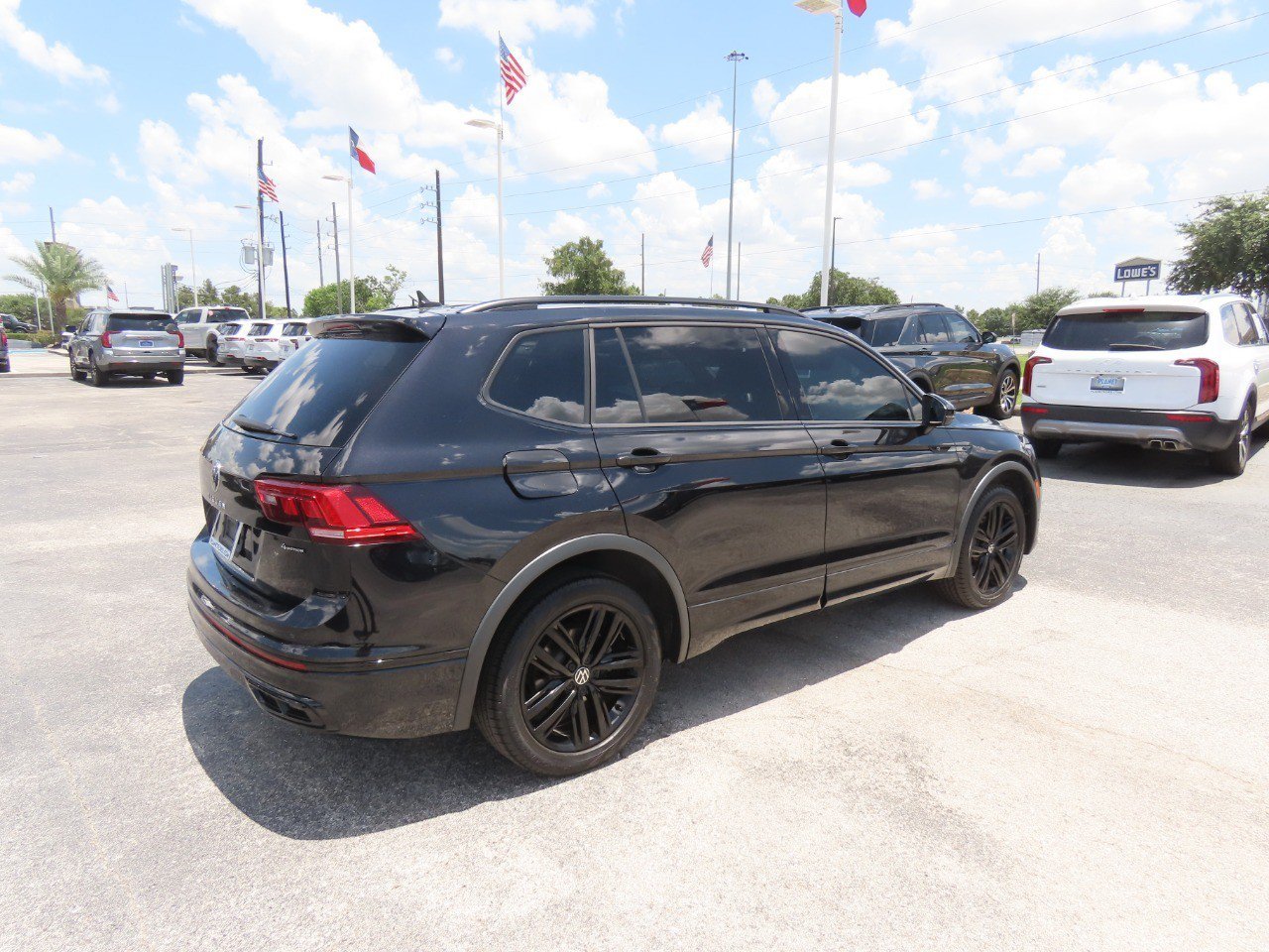 Used 2022 Volkswagen Tiguan SE R-Line AWD/4WD image 11