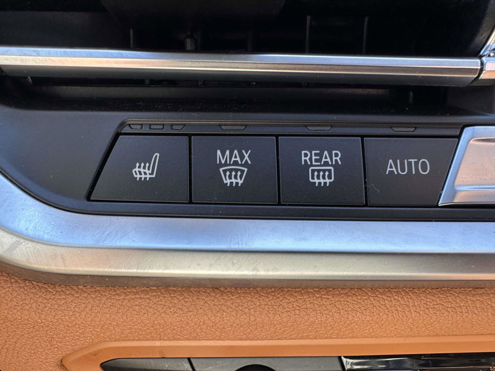 Used 2021 BMW 330i xDrive Sedan w/ Premium Package image 25