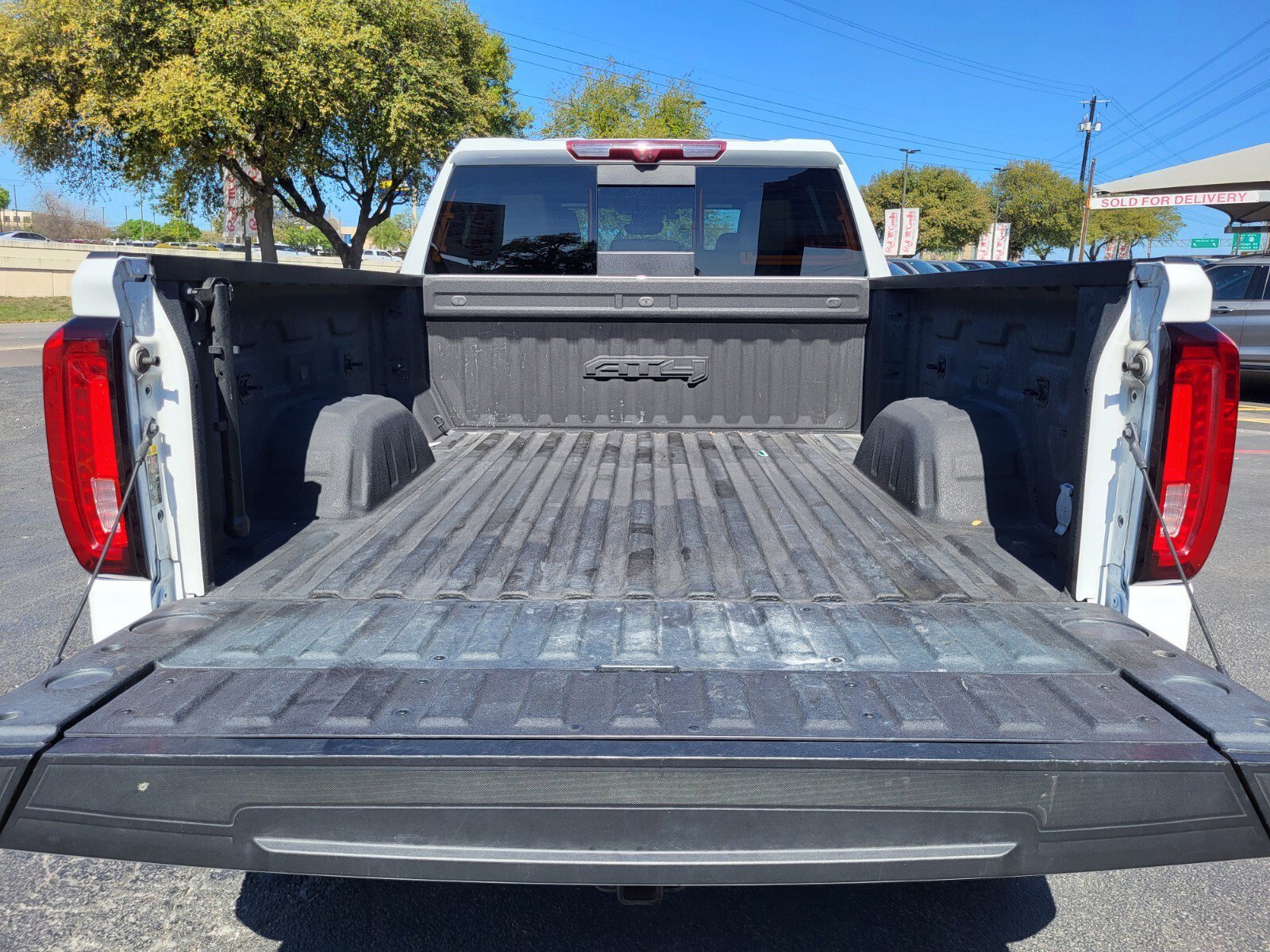 Used 2022 GMC Sierra 1500 AT4 w/ AT4 Premium Package image 31