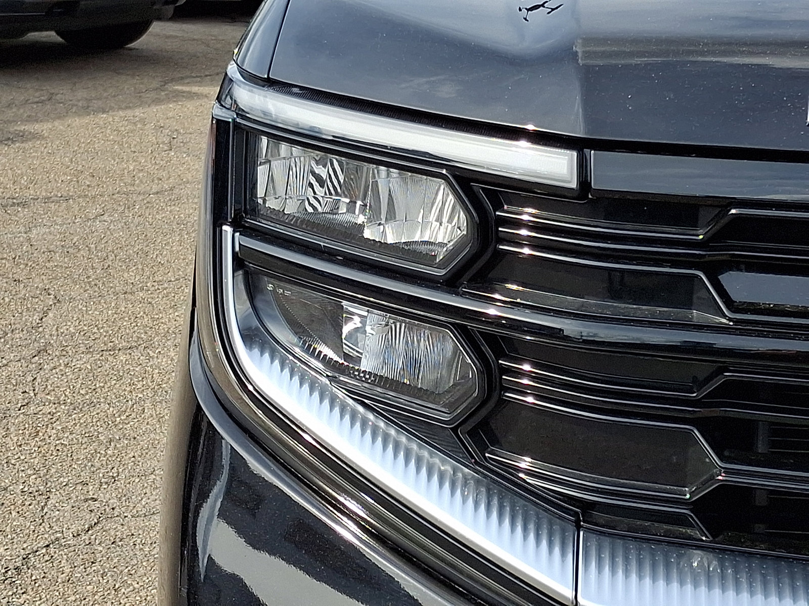Certified 2025 Ford Expedition Platinum w/ Driver's Package AWD/4WD image 9