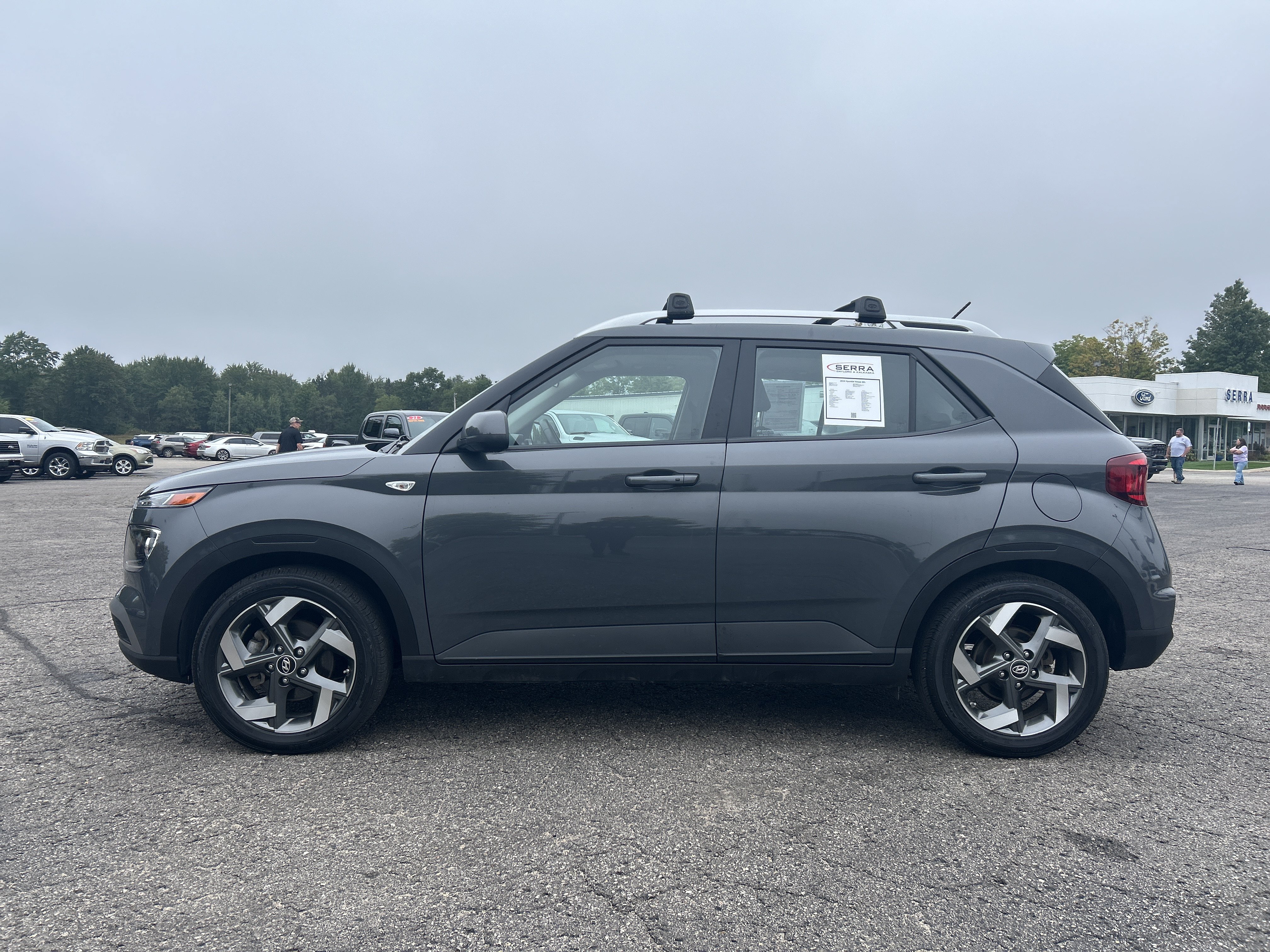 Used 2024 Hyundai Venue SEL FWD image 6