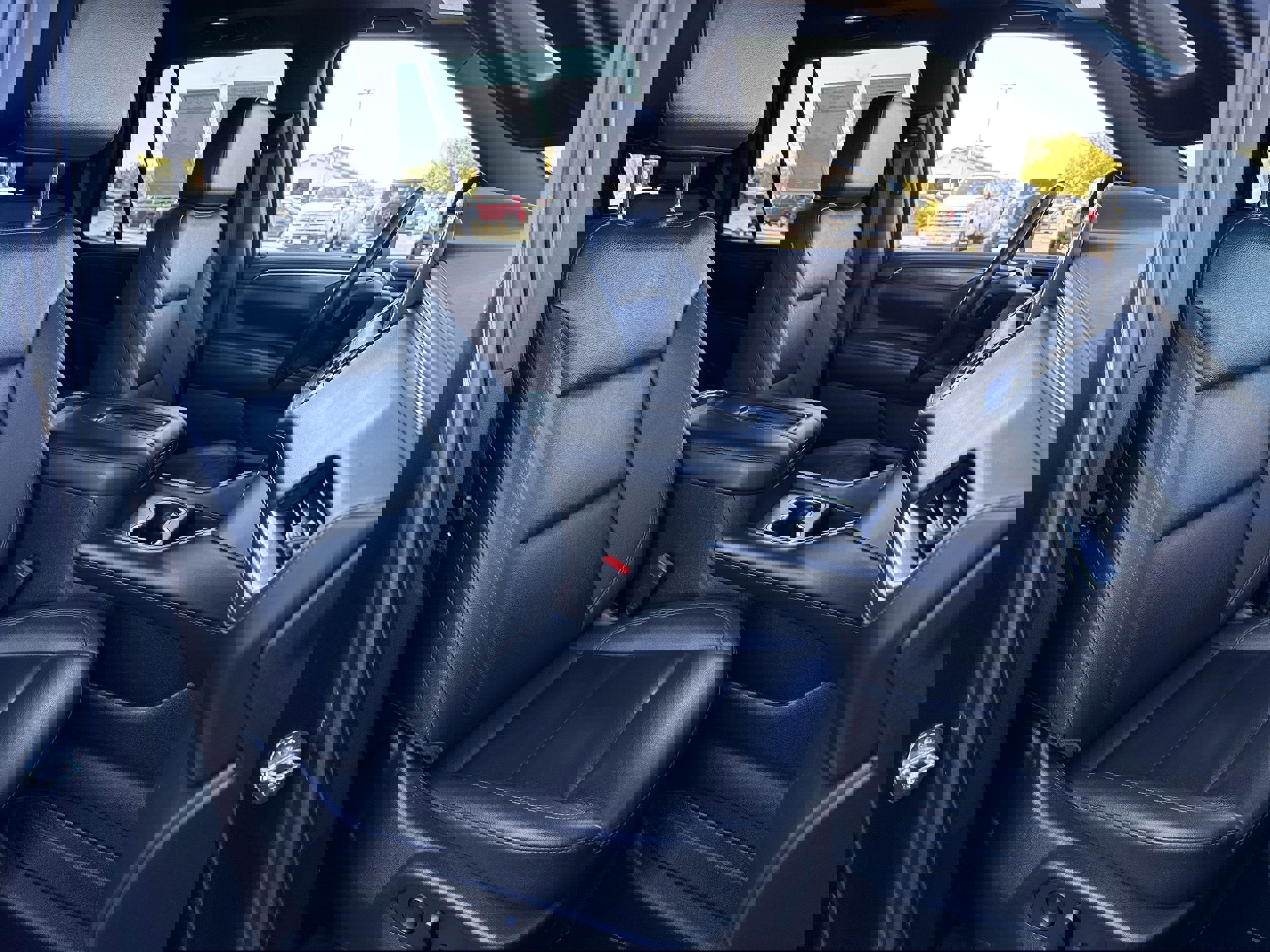 Used 2022 Chevrolet Tahoe Z71 w/ Luxury Package image 18