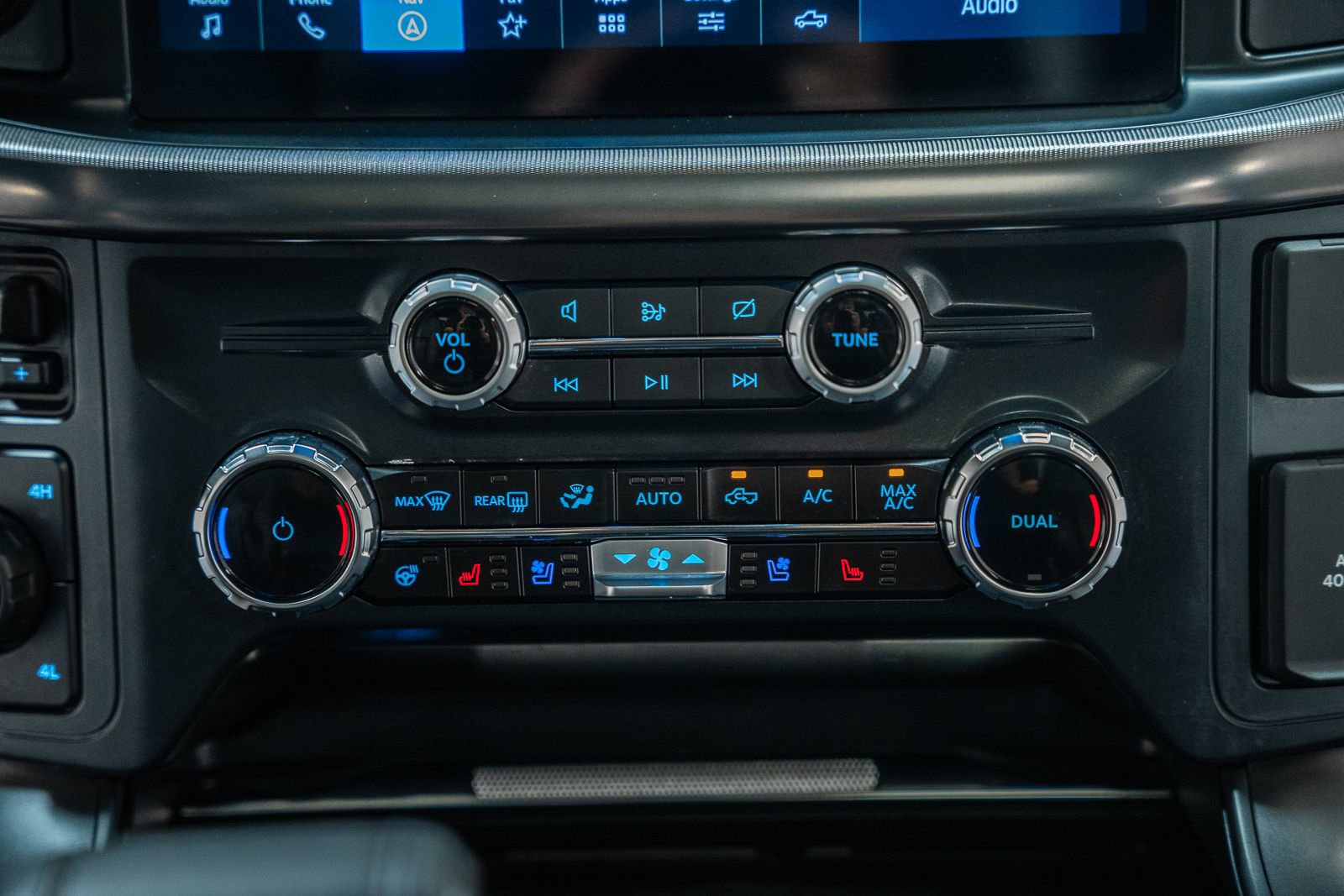 Certified 2024 Ford F150 Lariat image 29