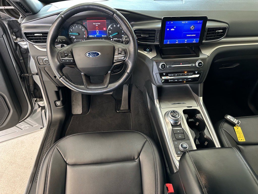 Certified 2020 Ford Explorer XLT w/ Equipment Group 202A image 29