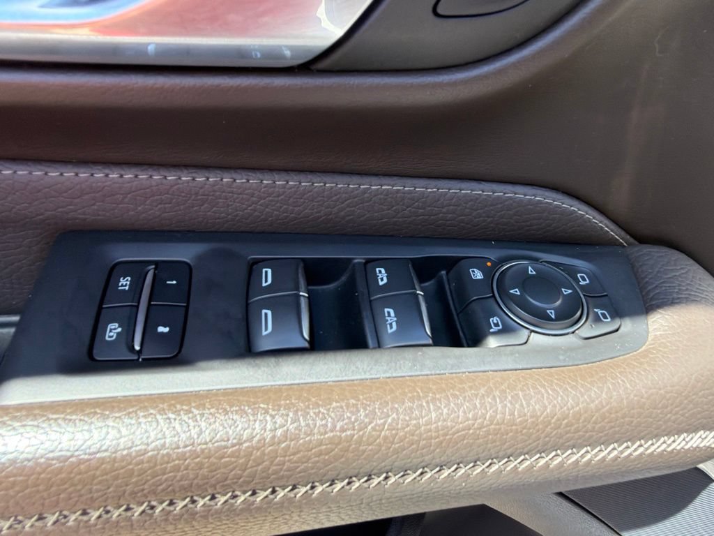 Used 2023 GMC Yukon XL Denali AWD/4WD image 26