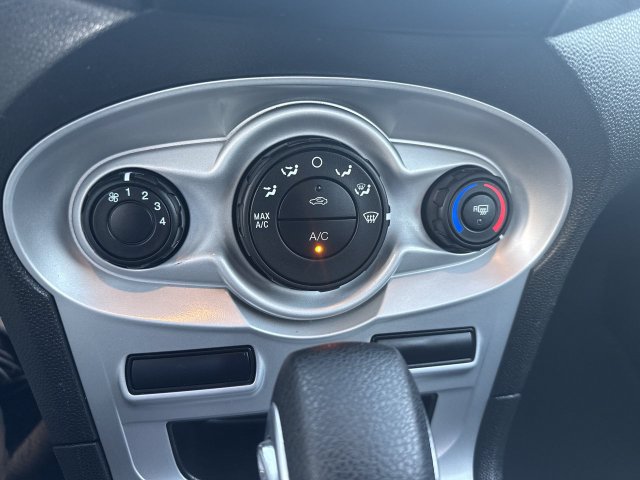 Certified 2019 Ford Fiesta SE FWD image 31