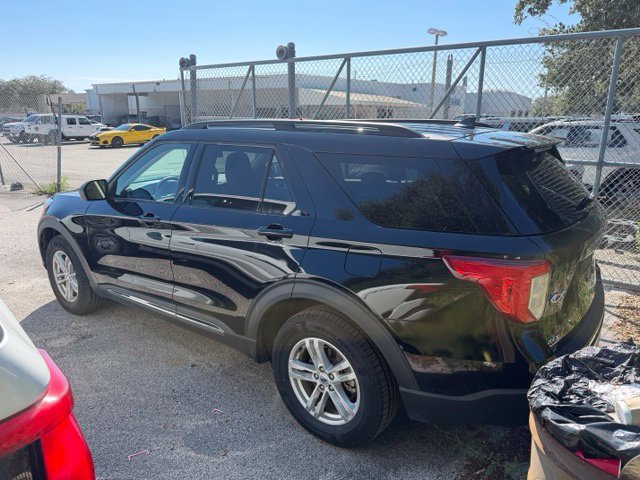 Certified 2022 Ford Explorer XLT w/ Equipment Group 202A AWD/4WD image 4