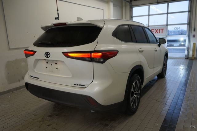 Used 2021 Toyota Highlander XLE image 14