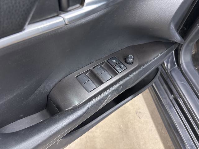 Used 2022 Toyota Camry SE image 21