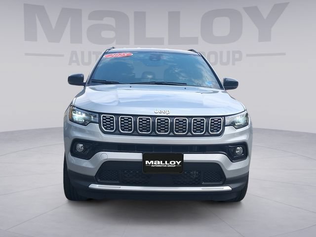 Used 2025 Jeep Compass Limited AWD/4WD image 8