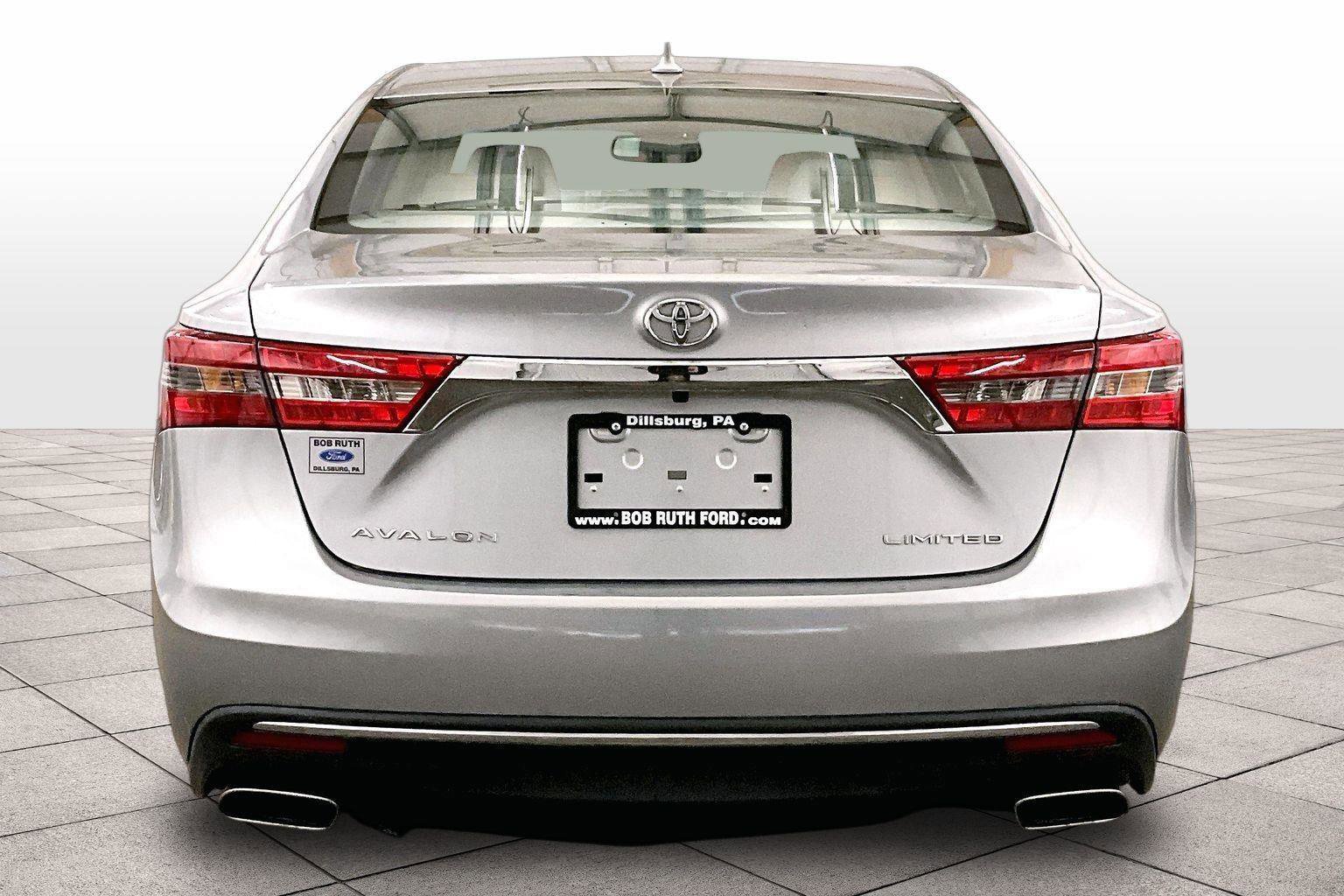 Used 2017 Toyota Avalon Limited w/ All Weather Liner Package image 4