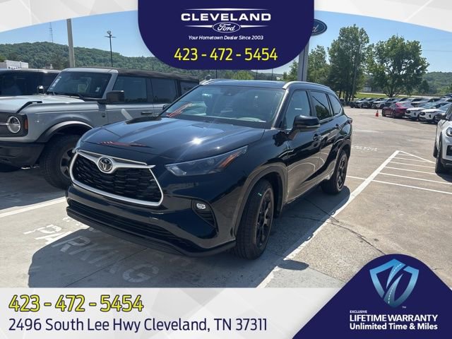 Used 2024 Toyota Highlander XLE image 1