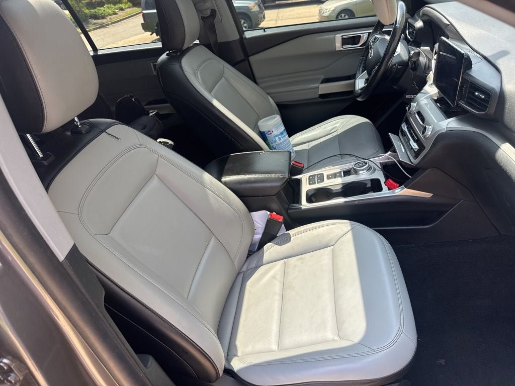 Certified 2021 Ford Explorer XLT w/ Equipment Group 202A RWD image 34