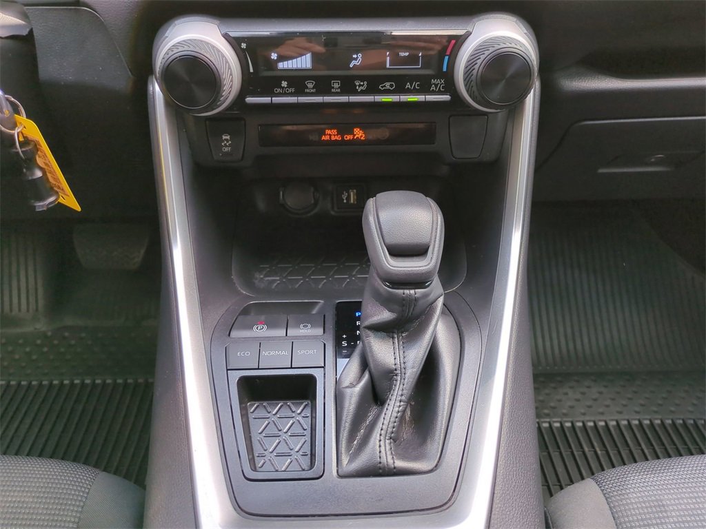 Used 2023 Toyota RAV4 LE image 19