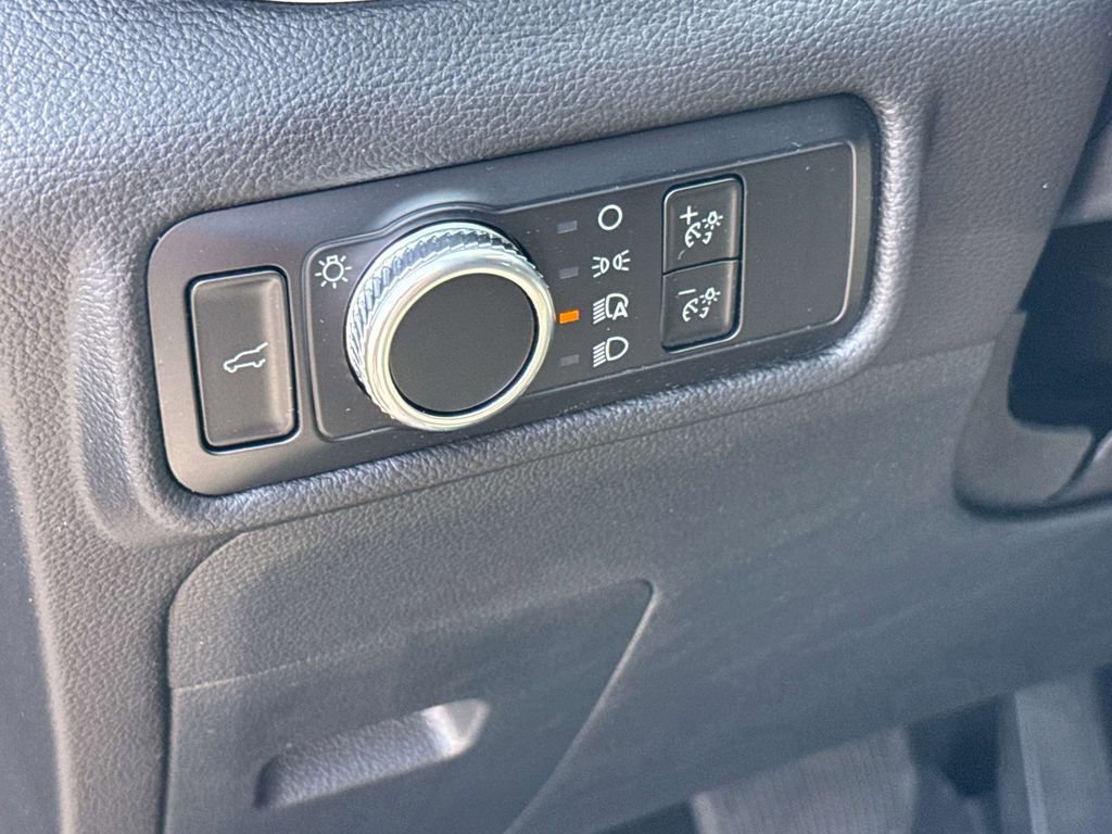 Certified 2023 Ford Explorer XLT RWD image 27