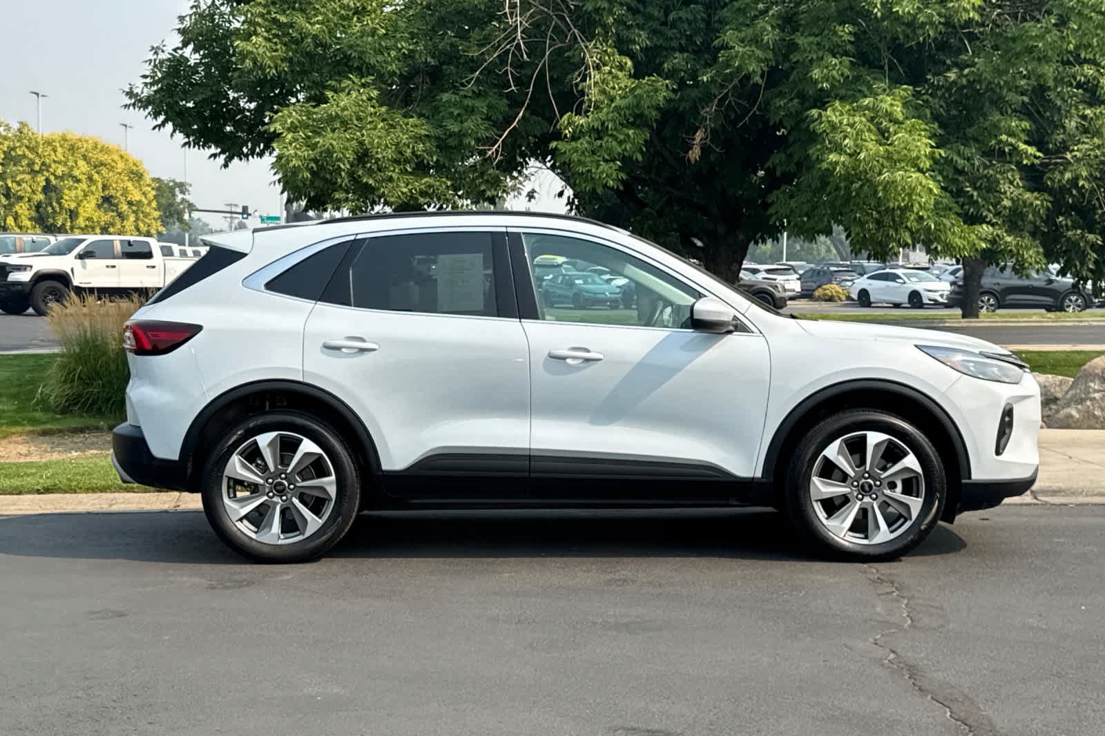 Certified 2025 Ford Escape Platinum AWD/4WD image 8