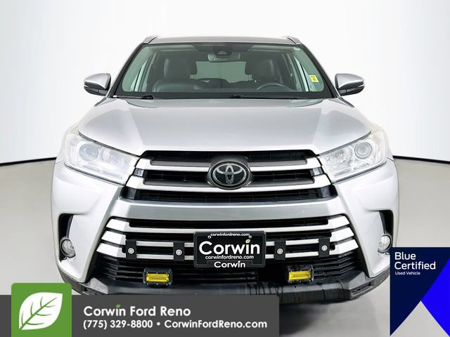 Used 2019 Toyota Highlander XLE AWD/4WD image 2