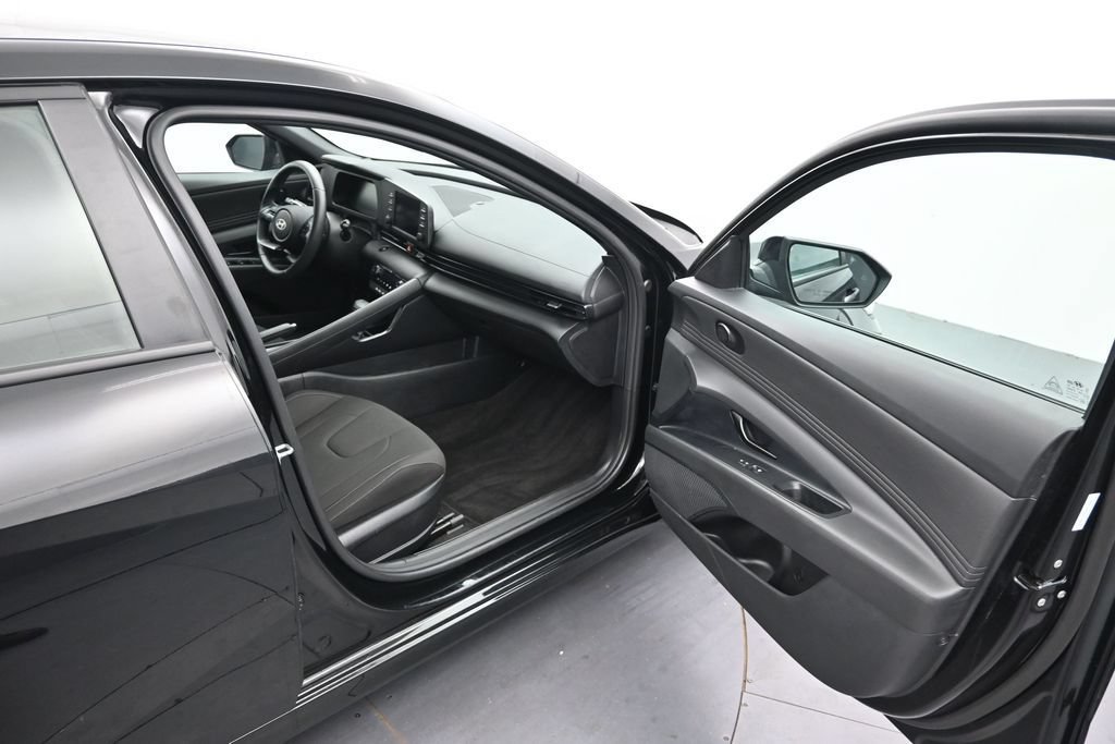Used 2026 Hyundai Elantra Sport w/ Cargo Package FWD image 16