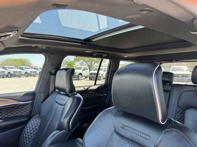 Used 2022 Jeep Grand Cherokee Summit w/ Advanced Protech Group IV image 32