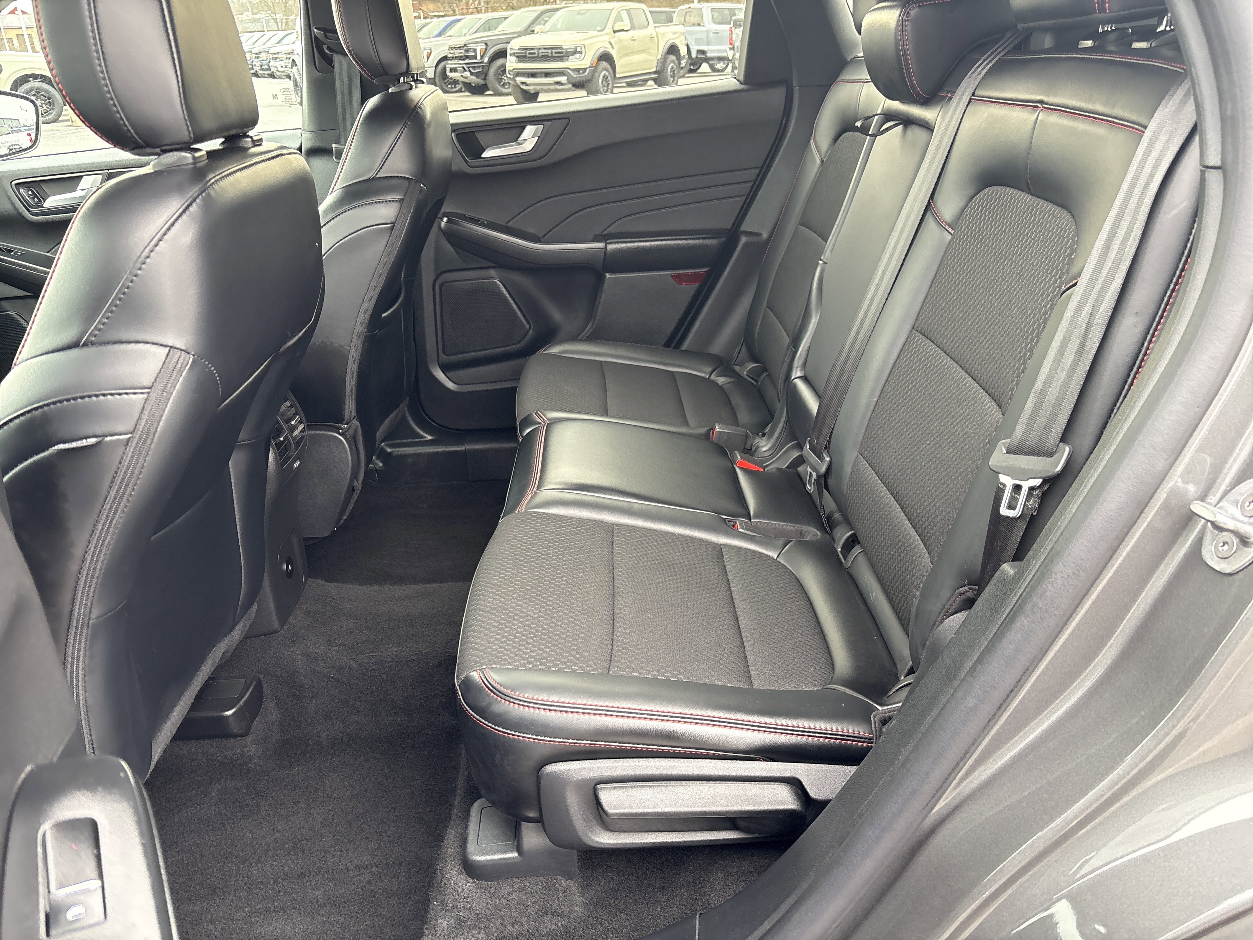 Certified 2025 Ford Escape ST-Line Select AWD/4WD image 17
