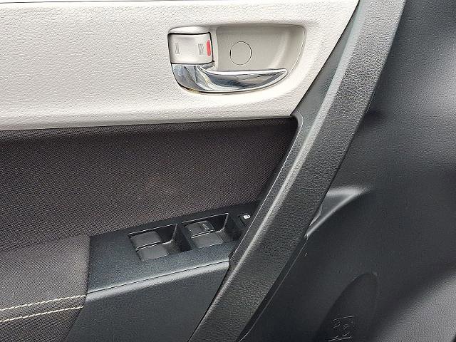 Used 2019 Toyota Corolla LE image 12