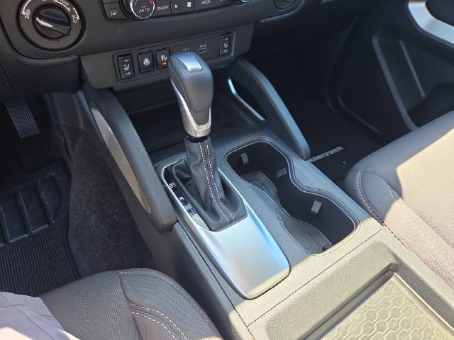 Used 2025 Nissan Frontier SV w/ SV Convenience Package AWD/4WD image 17