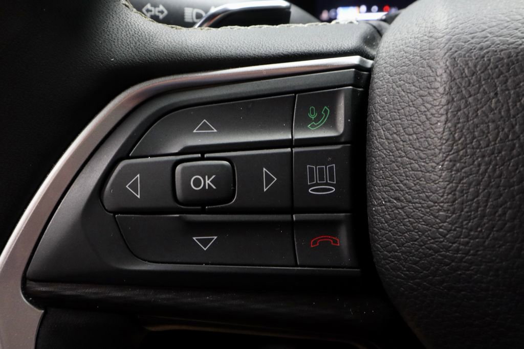 Used 2024 Jeep Grand Cherokee Altitude AWD/4WD image 28