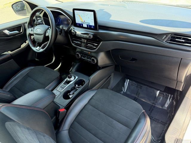 Certified 2021 Ford Escape SEL w/ SEL Stealth AWD Package image 30