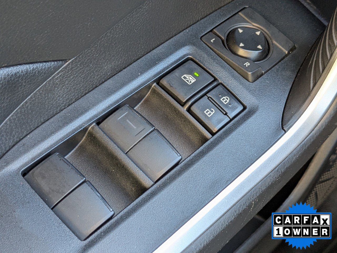 Used 2021 Toyota RAV4 XLE image 28