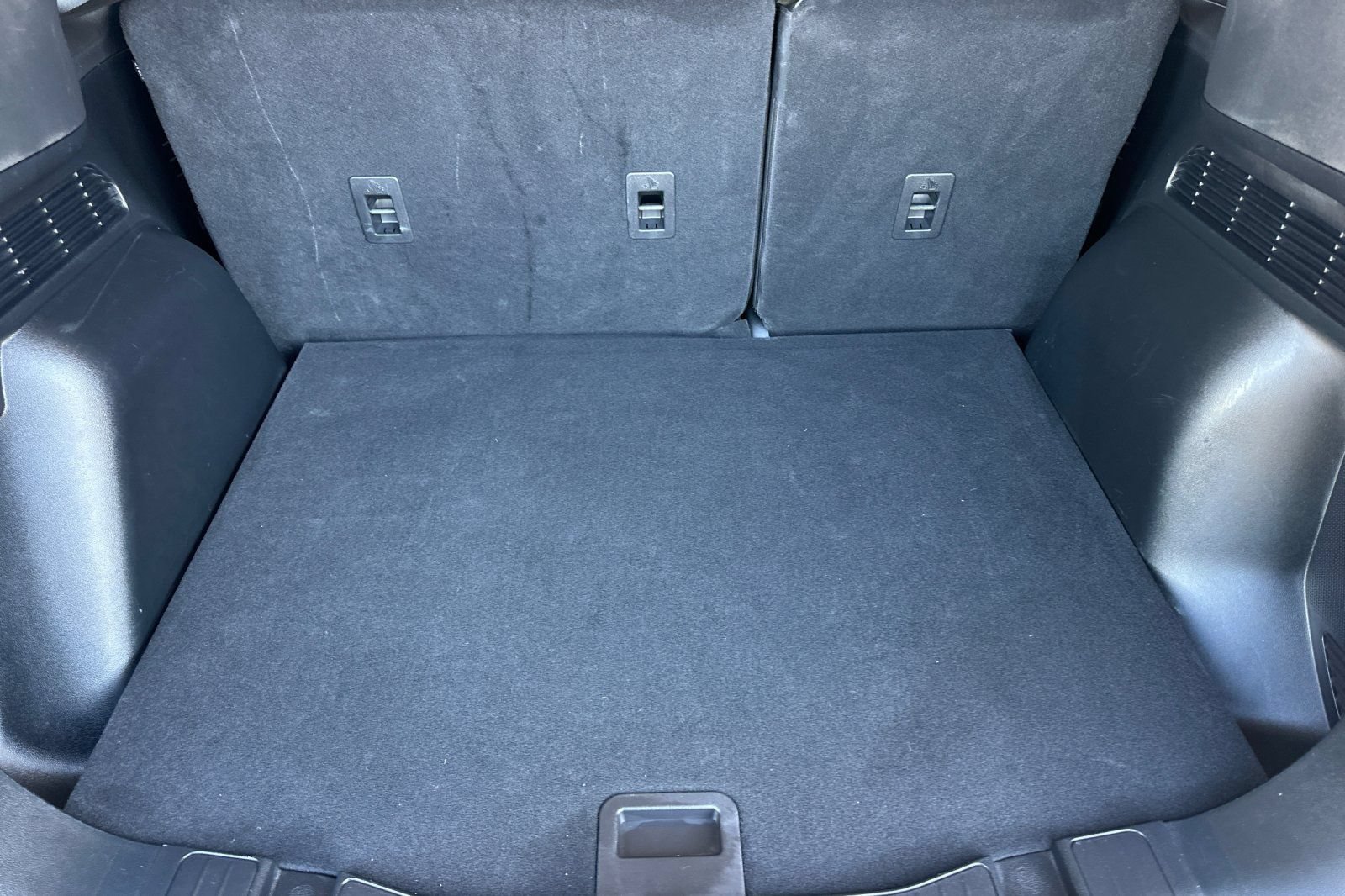Certified 2025 Ford Escape SE w/ PHEV Premium Package FWD image 15
