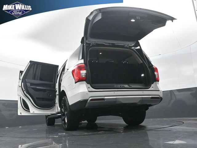 Certified 2022 Ford Expedition XLT RWD image 30