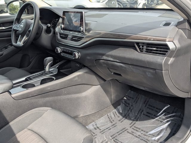 Used 2024 Nissan Altima 2.5 SV FWD image 29