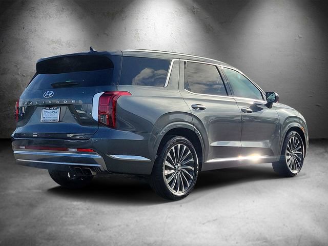 Used 2023 Hyundai Palisade Calligraphy FWD image 3