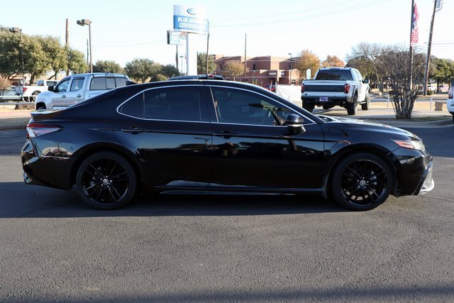 Used 2021 Toyota Camry XSE image 11