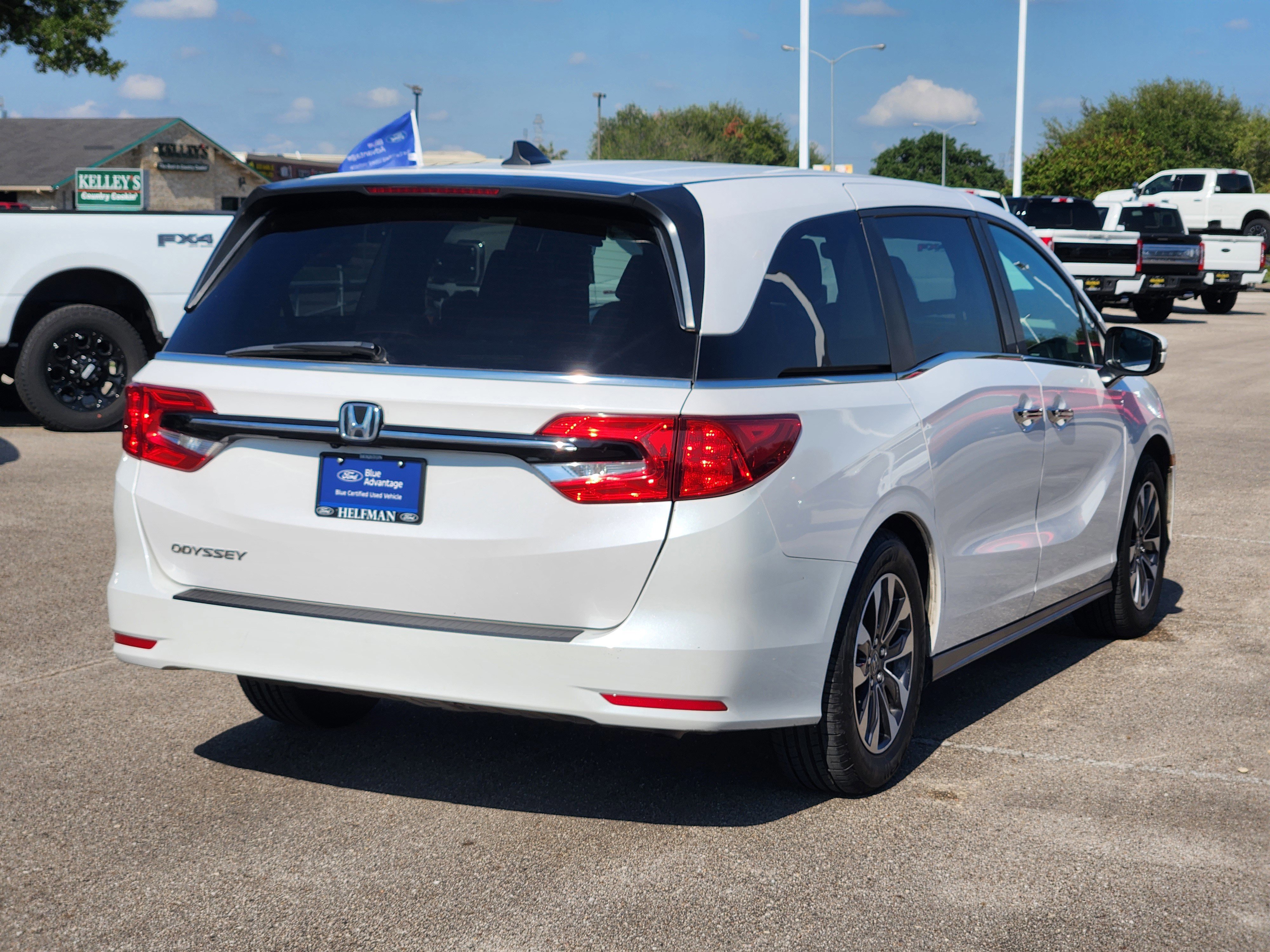 Used 2024 Honda Odyssey EX-L image 3