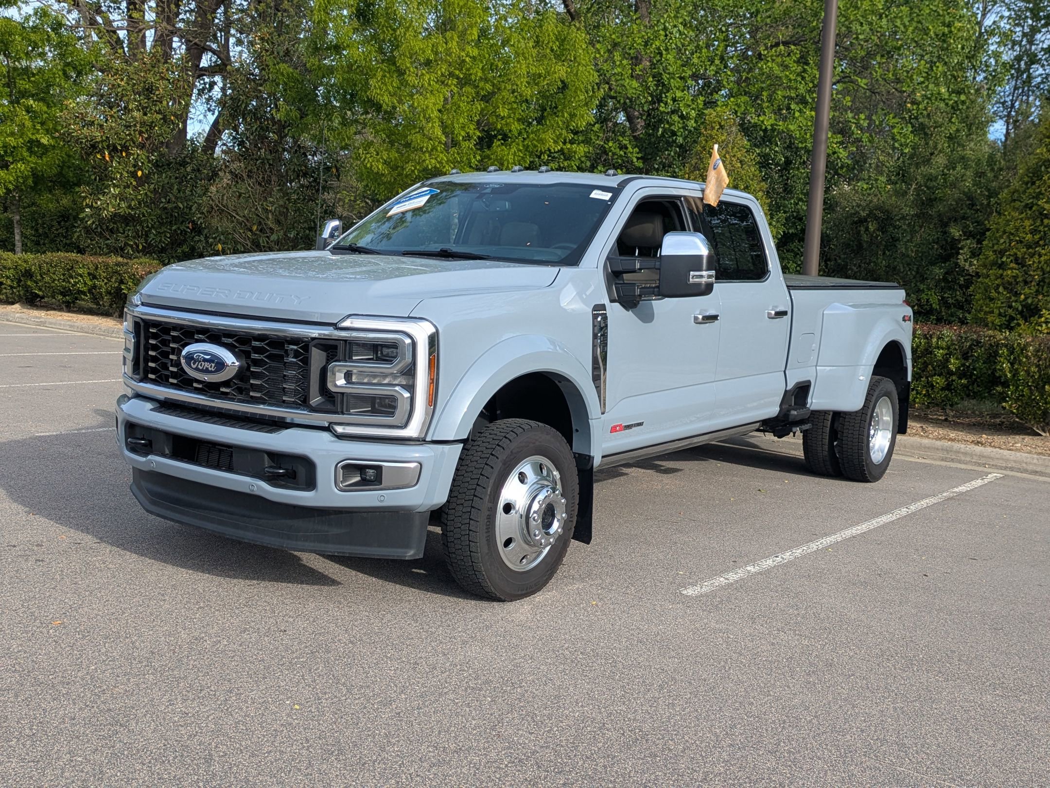 Certified 2025 Ford F450 Platinum w/ Platinum Plus Package AWD/4WD image 8