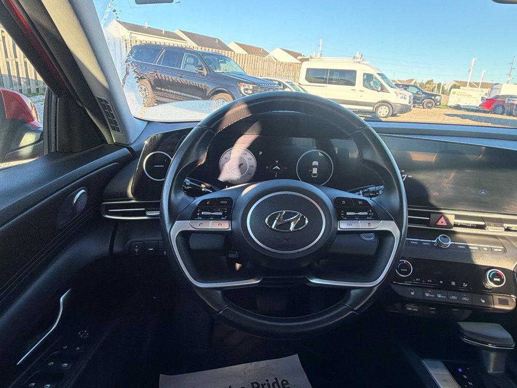 Used 2023 Hyundai Elantra Limited FWD image 21
