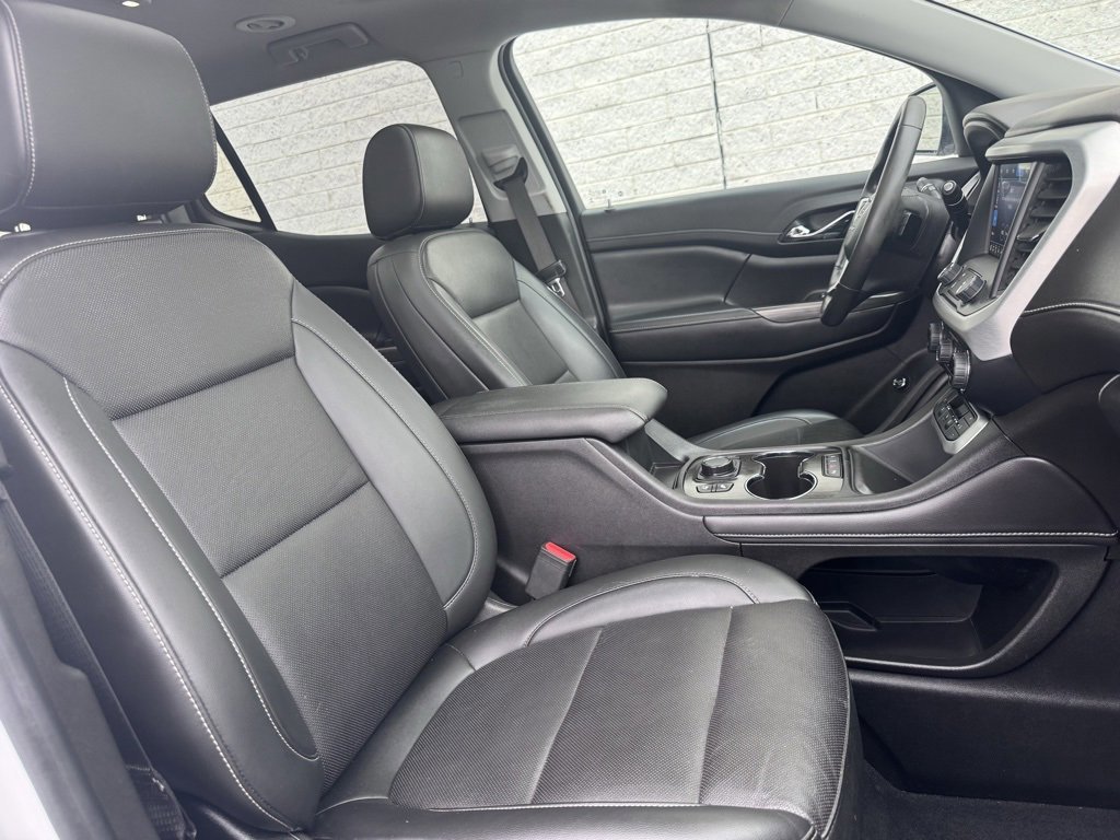 Used 2022 GMC Acadia SLT w/ Elevation Edition image 17