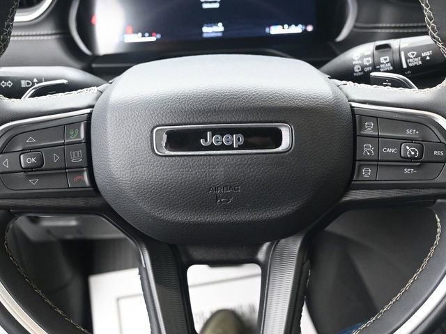 Used 2024 Jeep Grand Cherokee Altitude AWD/4WD image 11